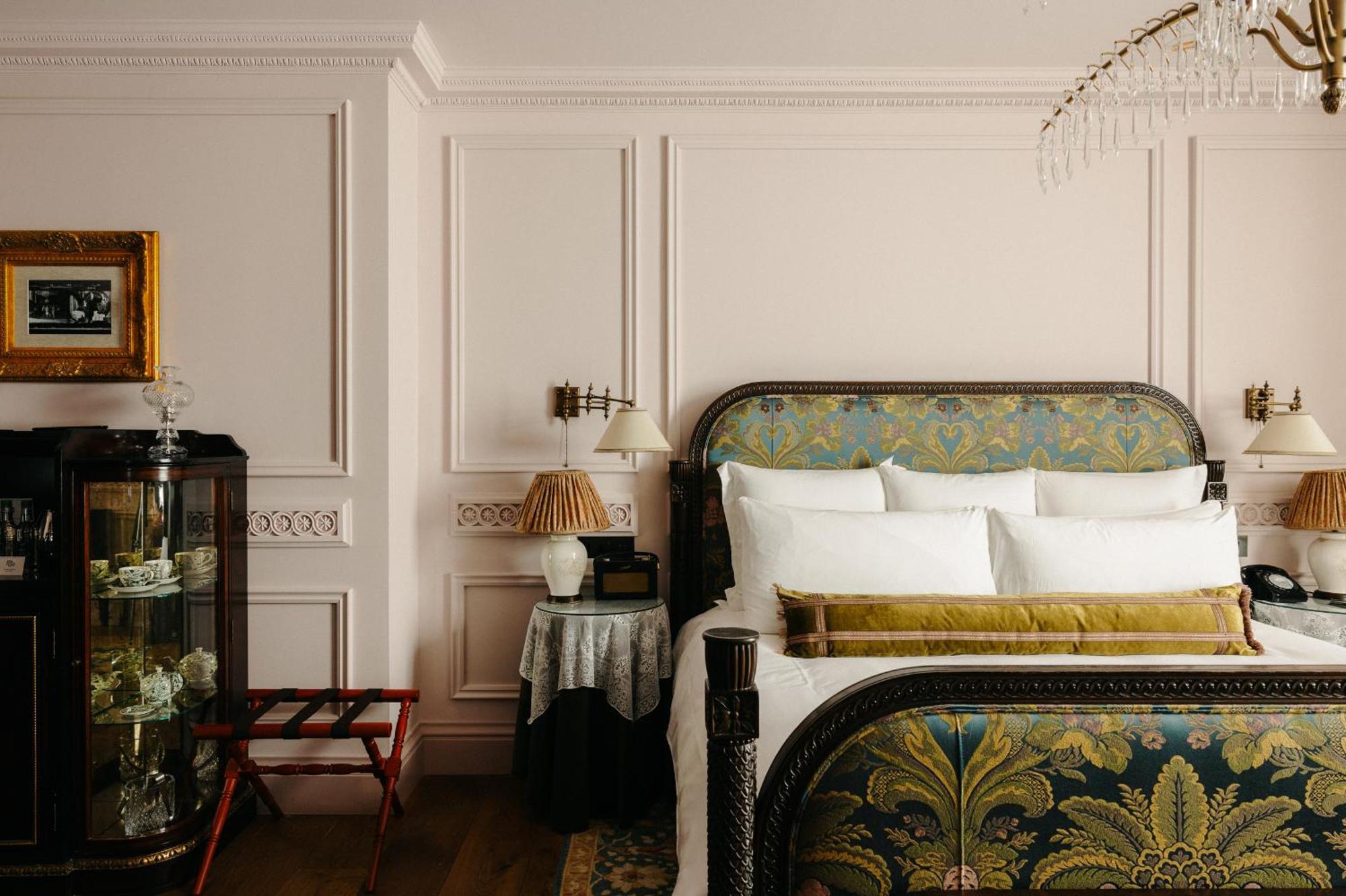 The Ned Hotel London Eksteriør billede A bedroom at the hotel