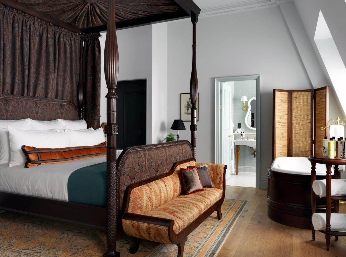 The Ned Hotel London Eksteriør billede A bedroom at the hotel